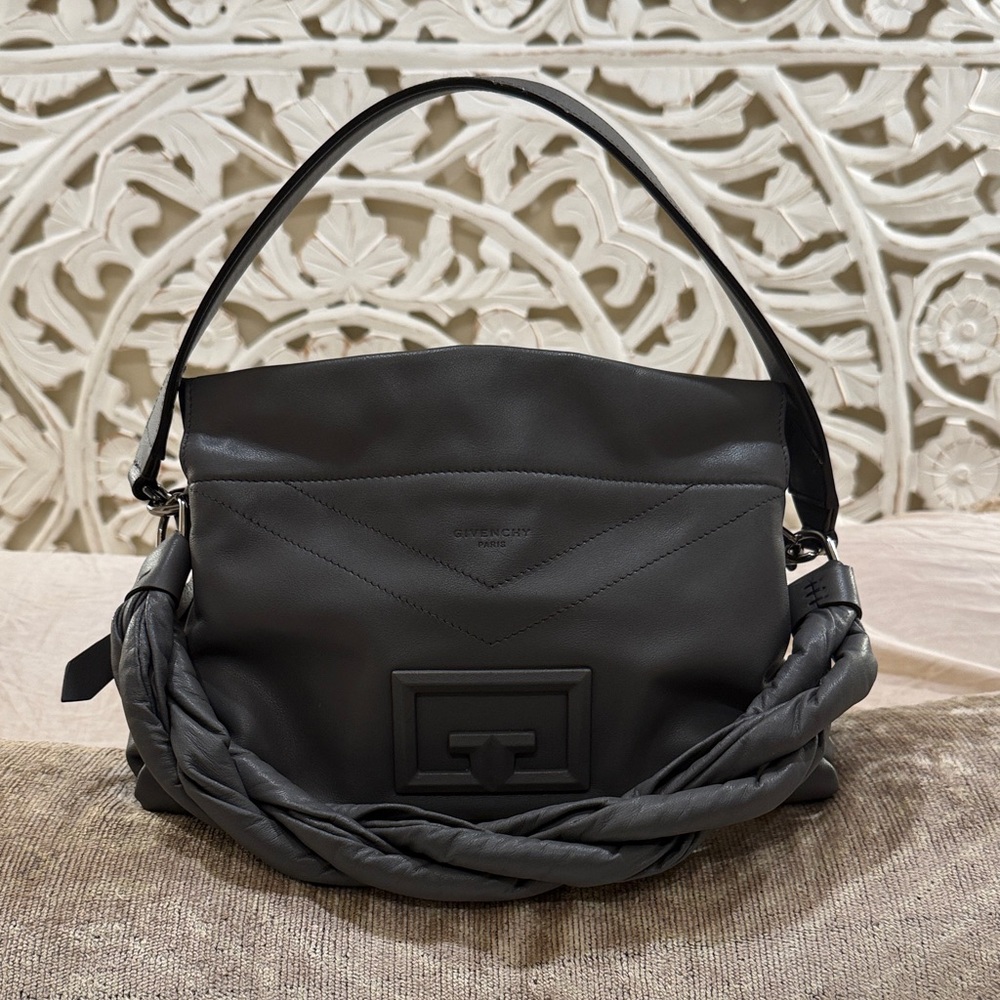 🚨$369 Down From $489 MEMORIAL DAY SALE Givenchy ID93 Shoulder Bag 🚨 - Picture 6 of 17